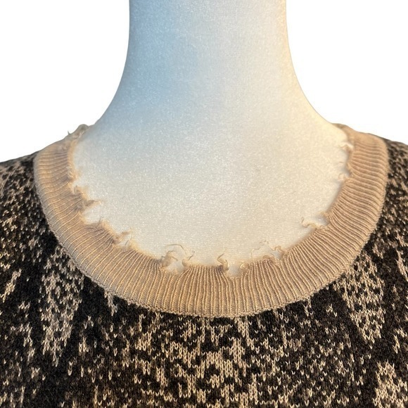 Fate Anthropologie Distressed Animal Print Tan Brown Pullover Sweater Size M - Picture 3 of 9